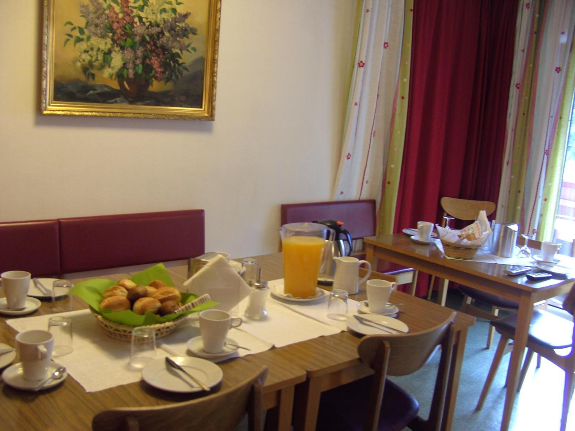 Hotel Haus Alpenrose Obertraun Esterno foto